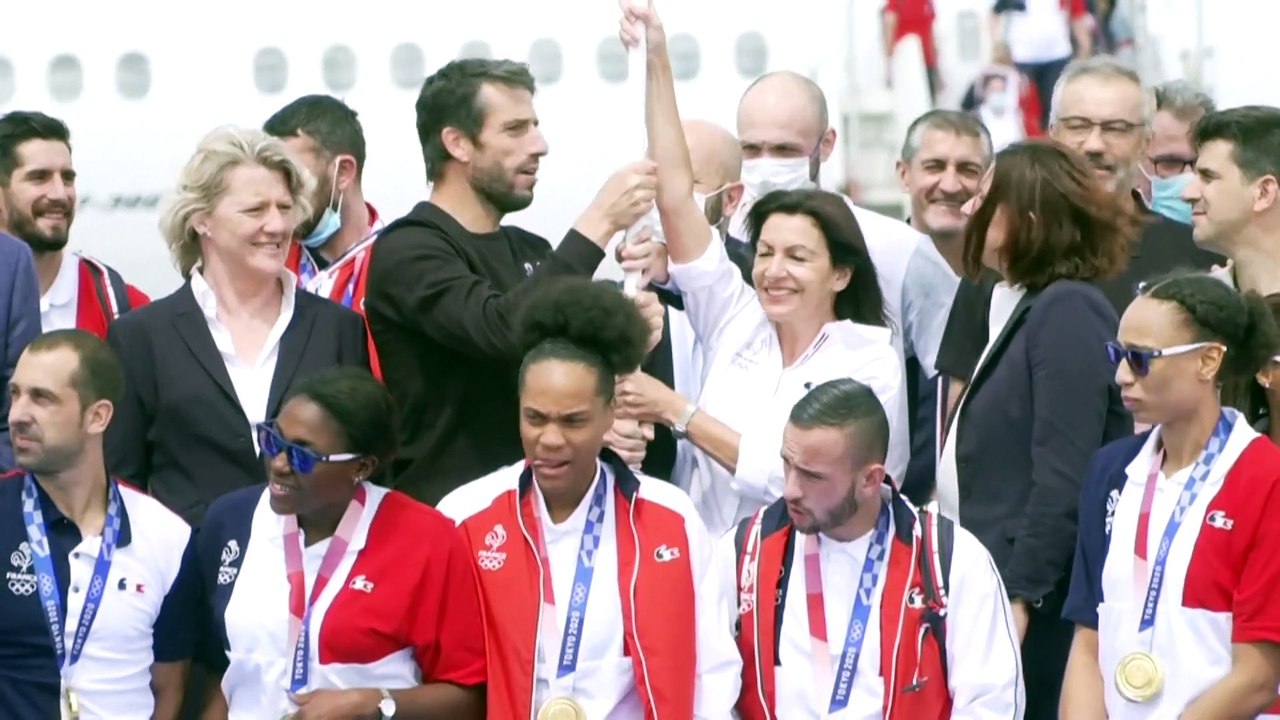 Olympia-Flagge in Paris - Gastgeberin der Sommerspiele 2024