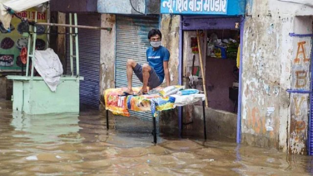 Flood wreaking havoc in Jalaun of Uttar Pradesh