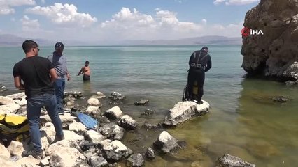 Son dakika haberleri... Van Gölü'nde su altı mağarası keşfedildi