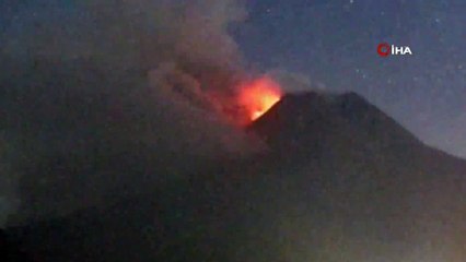 Merapi Yanardağı yeniden harekete geçti