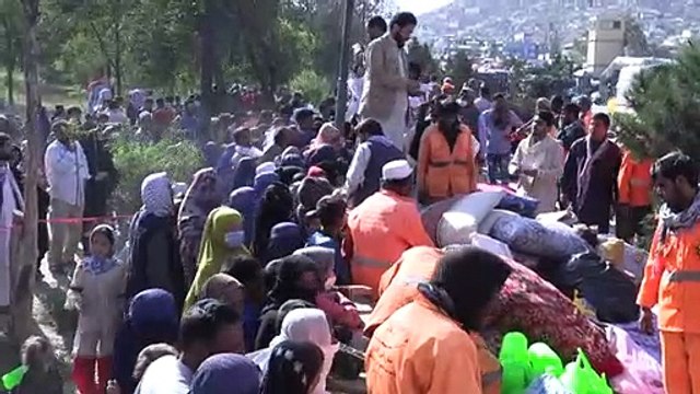 آلاف الأفغان يفرون إلى كابول مع تقدم طالبان في شمال البلاد