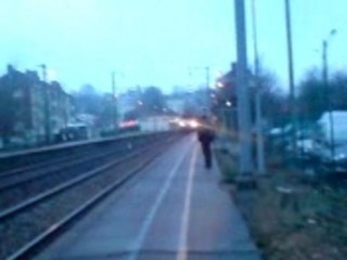 Arrivée de la BB16039 en voyage en gare de Bernay
