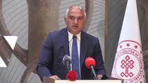 ÇANAKKALE - Kültür ve Turizm Bakanı Ersoy, Gökçeada'daki tarihi kiliselerden çalınan ikonaların teslim töreninde konuştu (1)