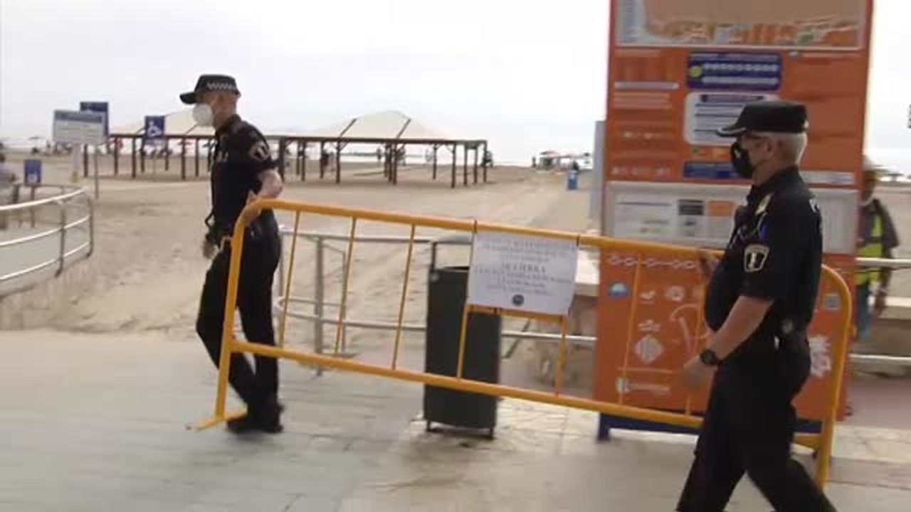 Centenares de playas cerradas de noche en toda España: "Pagan justos por pecadores"