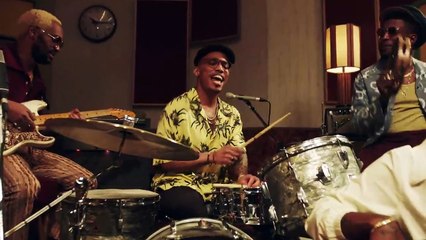 أغنية leave the door open مترجمة