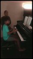 Alicia Keys mostra vídeo do filho a tocar piano enquanto cantam juntos