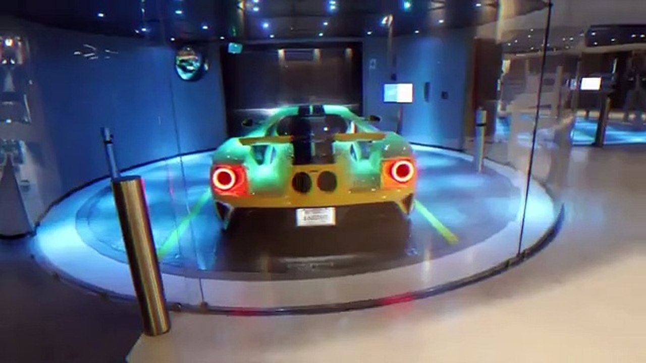 O Tesla mais potente venceu prova contra o Porsche Taycan