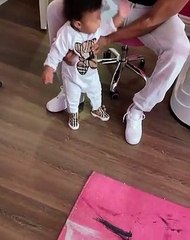 Nicki Minaj partilha raro vídeo do filho de oito meses