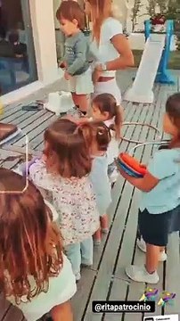 Tiago Teotónio Pereira mostra festejos do aniversário da namorada