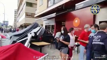 Condutor alcoolizado entra por esplanada em Sevilha e faz quatro feridos