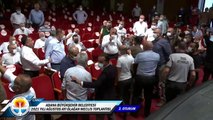 Adana Büyükşehir Belediye Meclisi'nde söz hakkı kavgası