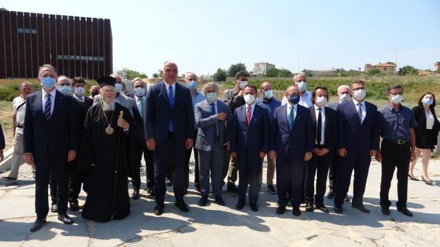 Gökçeada'dan çalınan 12 tarihi ikona, 14 yıl sonra Rum Ortodoks Patriği Bartholomeos'a teslim edildi