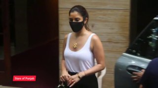 Sophie Chaudhary Hot Look Outside Her Residence 2021