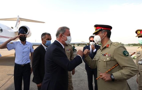 Son dakika haber: Milli Savunma Bakanı Akar, Pakistan'da