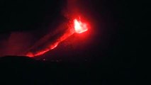 Itália. Vulcão Etna entrou em erupção e criou rios de lava