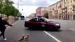Patrulha Pato: Polícia escolta família de patos em Moscovo