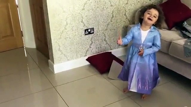 Filhos de Rui Patrício divertem-se vestidos a rigor... iguais aos ídolos