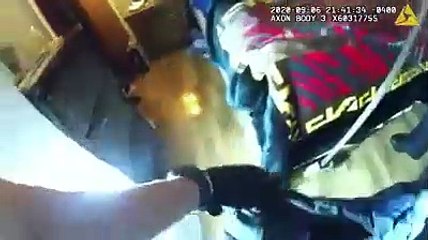 Polícia persegue intruso incomum em casa na Florida