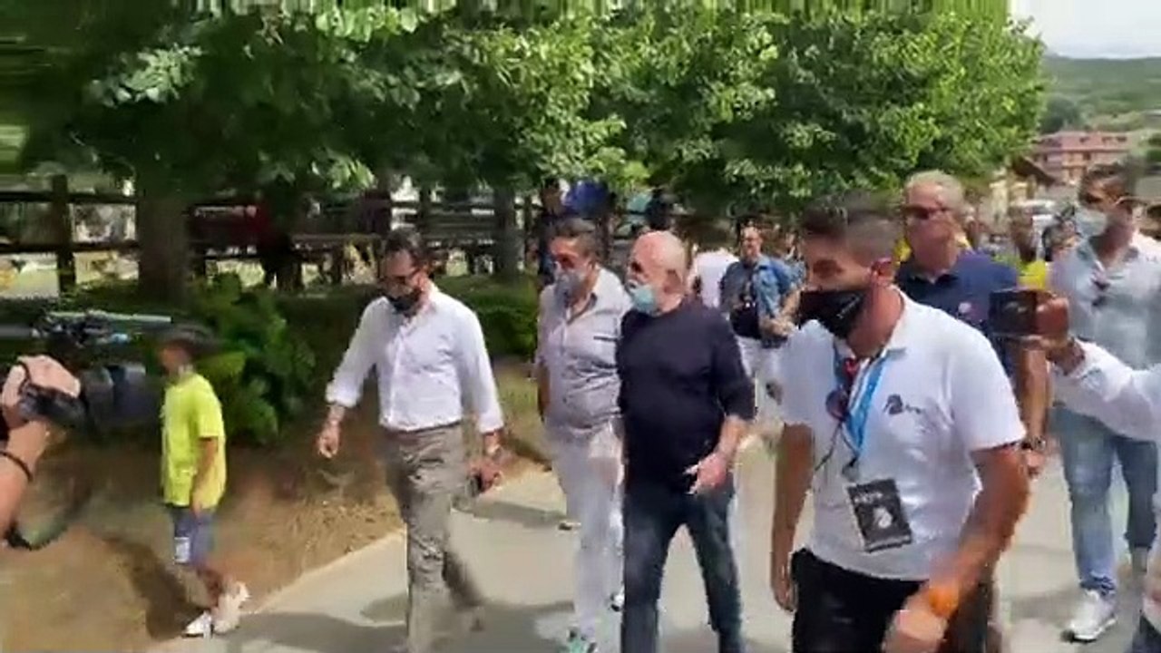 Adeptos do Napoli pedem Messi