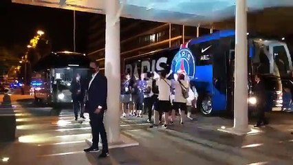 Festa dos jogadores do PSG no hotel