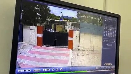 Captado em vídeo momento em que jornalista paquistanês foi raptado