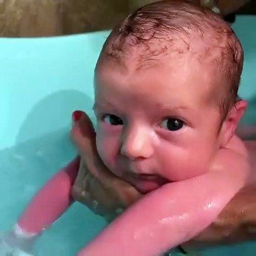 Vídeo: Bibá Pitta faz questão de mostrar como é uma avó babada