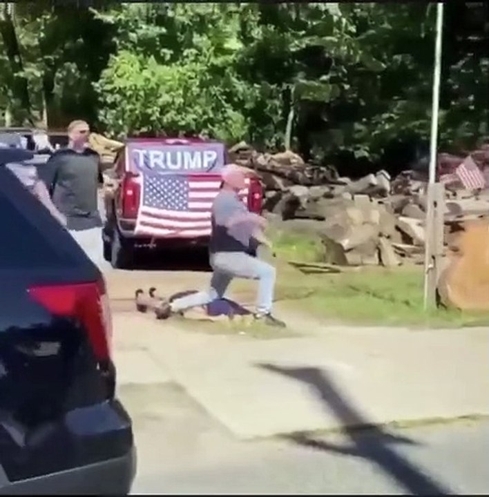 Manifestantes All Lives Matter gozam com George Floyd