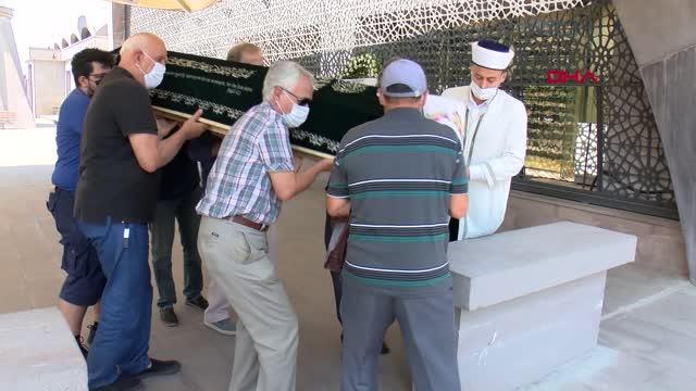 TÜRK SANAT MÜZİĞİ SANATÇISI AYSEL İPAR SON YOLCULUĞUNA UĞURLANDI