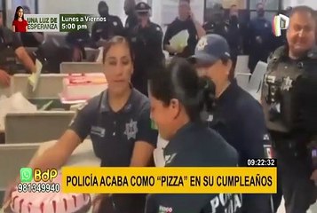 Policía terminó como “pizza” en su cumpleaños: le arrojan huevos y harina en comisaría