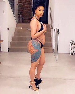 Vídeo: Cardi B exibe curvas e mostra-se a encolher a barriga