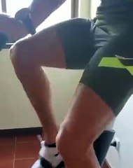CR7 treina na bicicleta