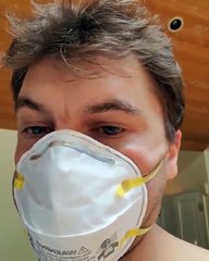 Vídeo: Ator Emile Hirsch encontra rato morto no fogão