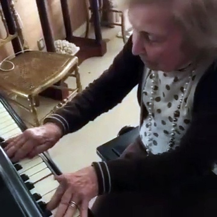 Bibá Pitta partilha vídeo da avó de 99 anos. "Aguenta matriarca"