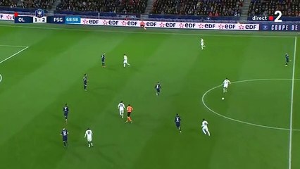Golo de outro mundo de Mbappé ao Lyon