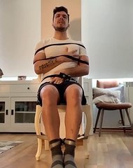 Marido de Rita Ferro Rodrigues aprende concertina... e acaba assim