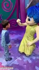 Menino surdo na Disney