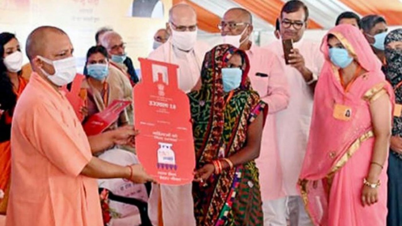 Ujjwala: How many people have money to refill cylinders?