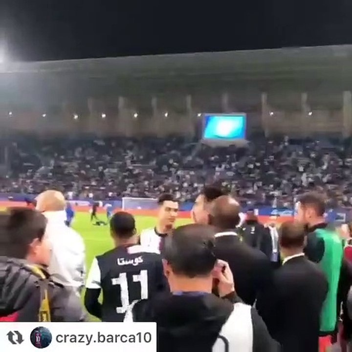 Cristiano Ronaldo responde a adeptos que gritam por Messi