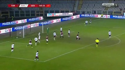 A entrada violenta que valeu a expulsão a um jogador do Torino