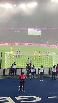 Neymar manda calar adeptos