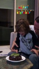 José Carlos Pereira mostra festejos de aniversário com o filho
