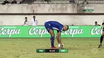 O incrível falhanço do jogador do Paysandu na final da Copa Verde