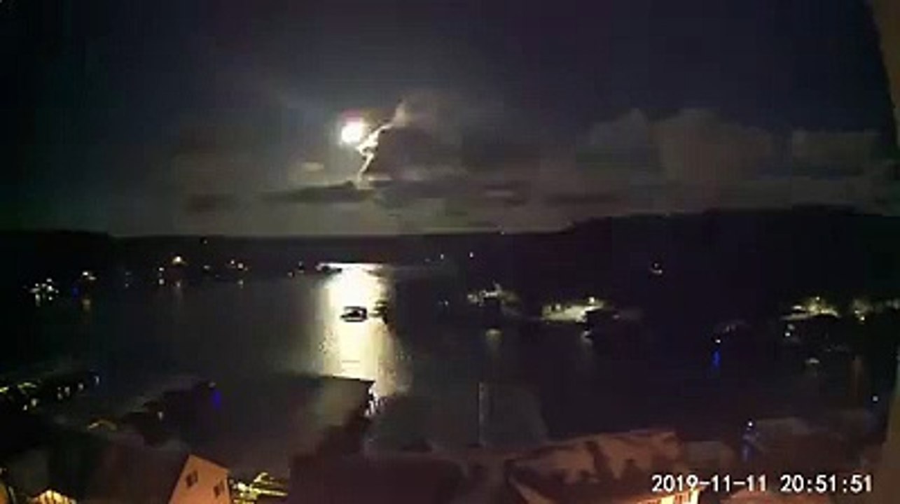 Bola de fogo ilumina céu do Missouri. Ora veja