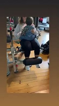 Vídeo: Veja Carolina Deslandes a treinar com o filho ao colo no ginásio