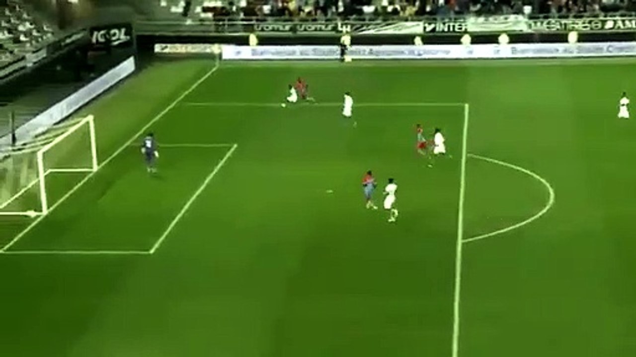 Assistência de Bolasie