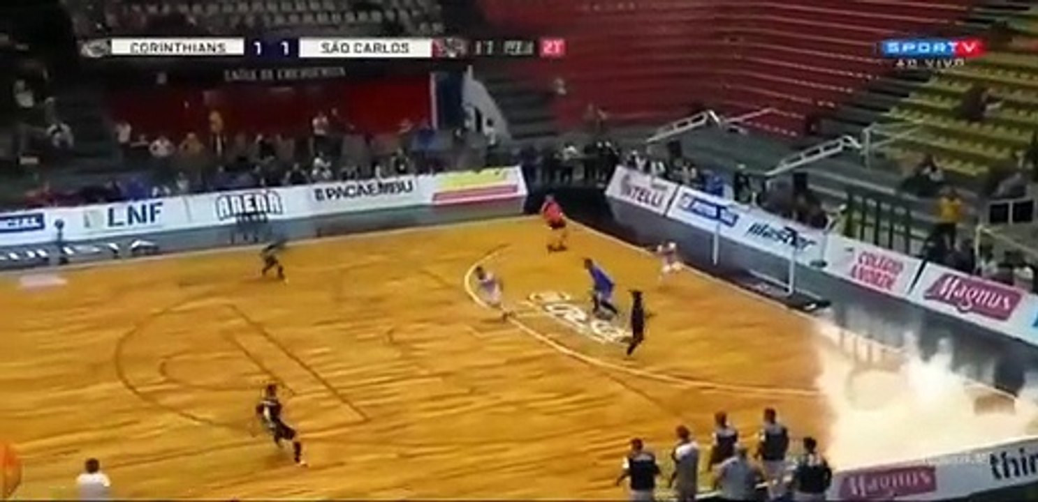 Gnabry - tiroteio Halle