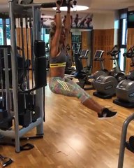 Vídeo. O segredo de Luciana Abreu para uma barriga lisa e com abdominais