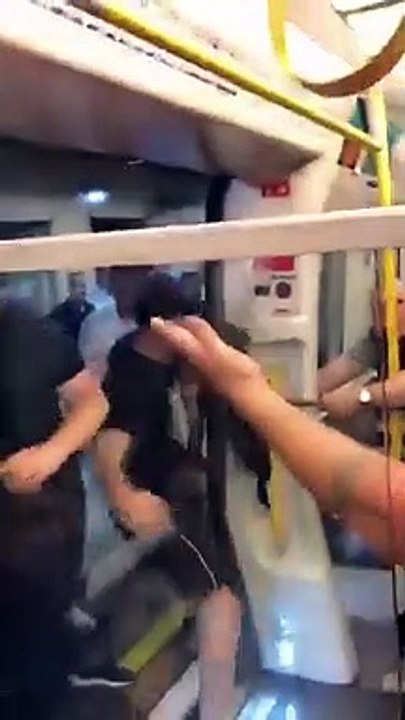 Confrontos entre adeptos do Manchester City e Liverpool