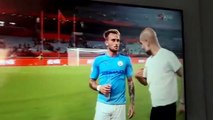 Pep Guardiola a dar lição a Aleix Vidal