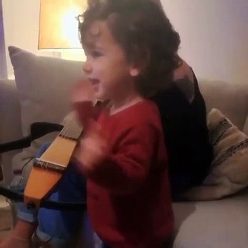 Carolina de Deslandes volta a derreter fãs com momento amoroso